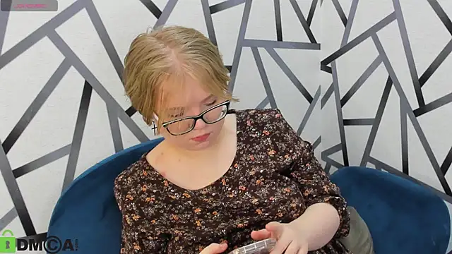 Lauraaa Smith online show from February 13, 1:45 am