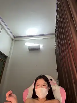 wang1472581 online show from March 15, 9:15 am