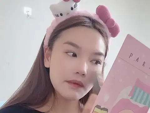 Snapshot of leilei660 chatting on March 11, 6:19 am leilei660 online show from March 11, 6:19 am