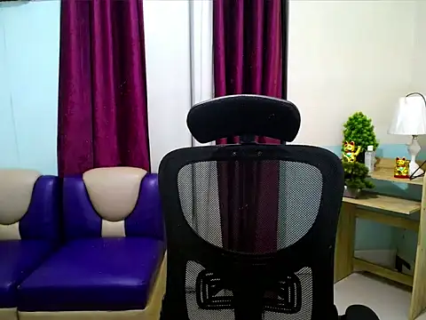 Snapshot of devine_goddess chatting on May 16, 7:45 pm devine goddess online show from May 16, 7:45 pm