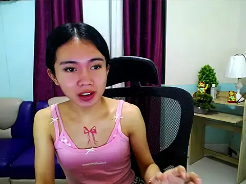 Snapshot of devine_goddess chatting on May 16, 7:56 pm devine goddess online show from May 16, 7:56 pm