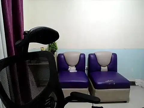 Snapshot of devine_goddess chatting on May 26, 12:17 am devine goddess online show from May 26, 12:17 am