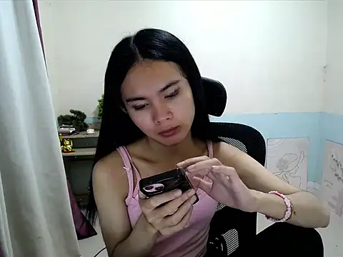 Snapshot of devine_goddess chatting on June 26, 12:15 am devine goddess online show from June 26, 12:15 am