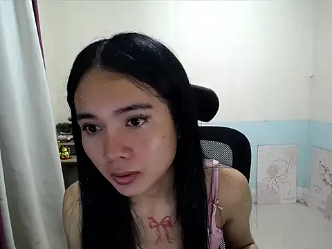 Snapshot of devine_goddess chatting on June 27, 1:32 am devine goddess online show from June 27, 1:32 am