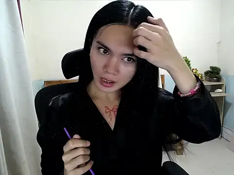 Snapshot of devine_goddess chatting on July 7, 3:09 am devine goddess online show from July 7, 3:09 am