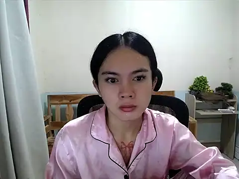Snapshot of devine_goddess chatting on July 10, 3:00 am devine goddess online show from July 10, 3:00 am