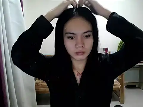 Snapshot of devine_goddess chatting on July 12, 4:14 am devine goddess online show from July 12, 4:14 am