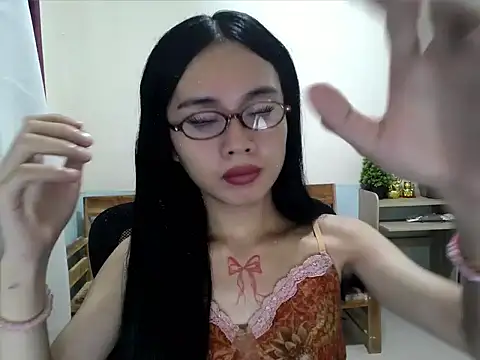 Snapshot of devine_goddess chatting on July 21, 5:26 pm devine goddess online show from July 21, 5:26 pm