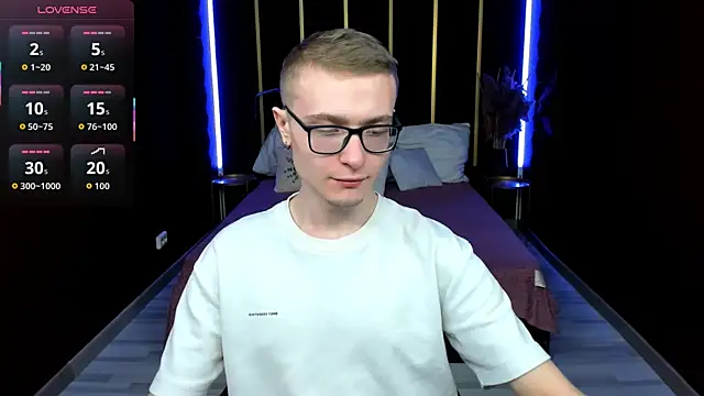 Snapshot of Emmit_Barker chatting on May 7, 10:42 am Emmit Barker online show from May 7, 10:42 am