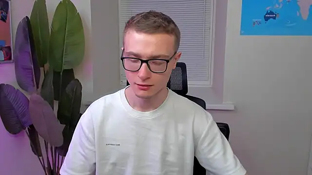 Snapshot of Emmit_Barker chatting on May 11, 11:49 am Emmit Barker online show from May 11, 11:49 am