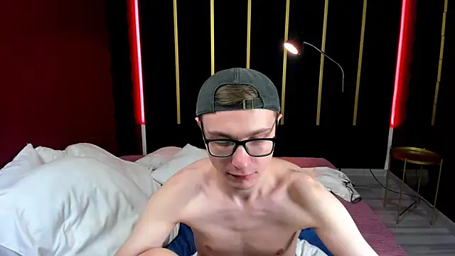 Snapshot of Emmit_Barker chatting on June 25, 5:12 am Emmit Barker online show from June 25, 5:12 am
