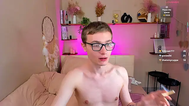 Snapshot of Emmit_Barker chatting on June 27, 11:54 pm Emmit Barker online show from June 27, 11:54 pm