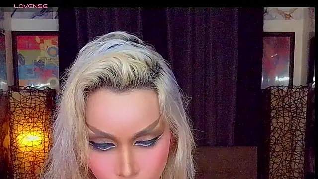 SeductiveSamanthaTS online show from July 15, 8:25 pm