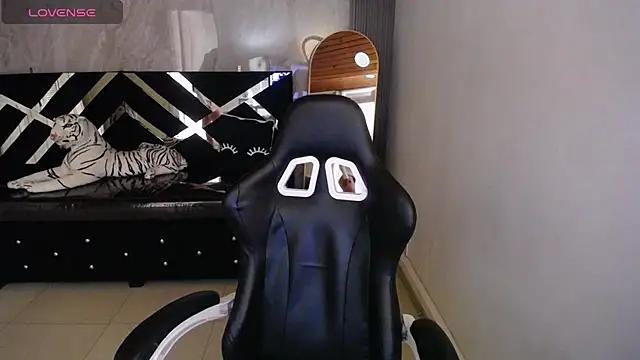 Isabellanoir a online show from February 16, 1:07 pm