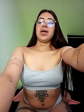 Snapshot of _ValentinaX_ chatting on March 5, 11:39 am ValentinaX online show from March 5, 11:39 am