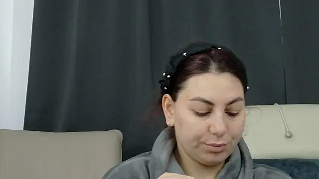 AbellaDesiree online show from April 5, 4:42 am