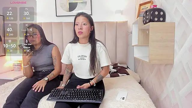Snapshot of double_temptation_ chatting on June 11, 7:12 pm double temptation online show from June 11, 7:12 pm