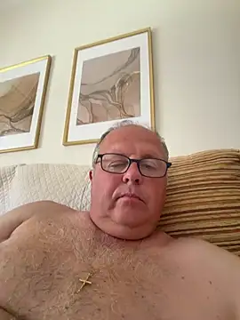 Snapshot of YachtCaptain10 chatting on June 5, 11:49 am YachtCaptain10 online show from June 5, 11:49 am