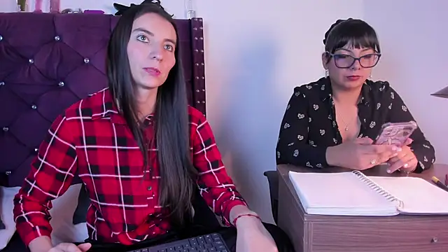 Valkiria-and-Dione online show from February 9, 7:40 pm