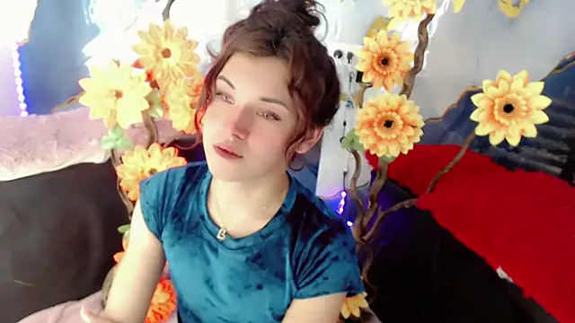 Snapshot of NathalialLooes chatting on June 14, 5:42 am NathalialLooes online show from June 14, 5:42 am