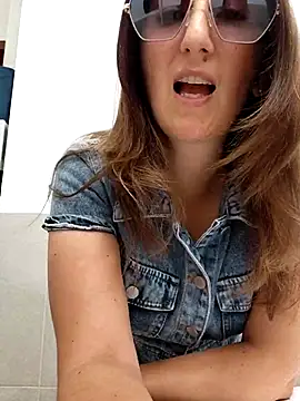 Snapshot of Alexdevil92 chatting on July 15, 9:42 pm Alexdevil92 online show from July 15, 9:42 pm