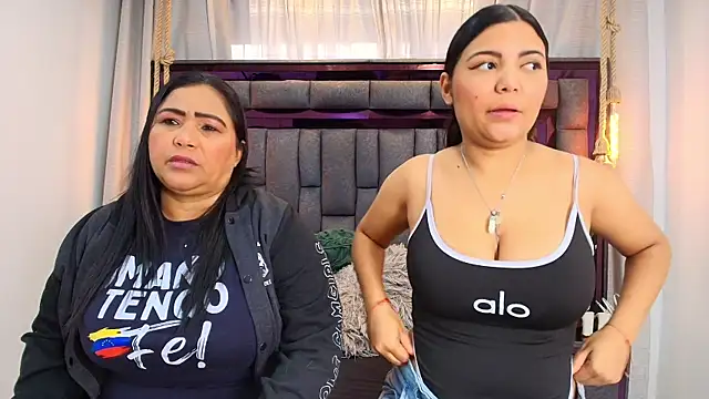 Karina Mendoza online show from May 14, 12:01 pm