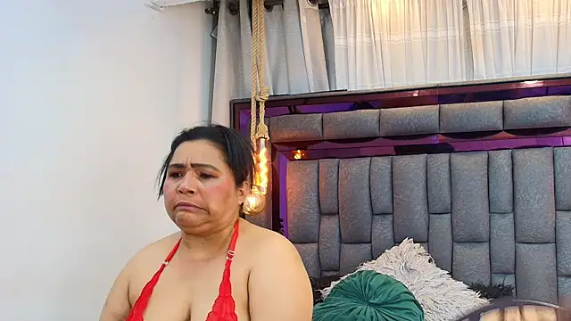 Karina Mendoza online show from August 2, 12:31 am