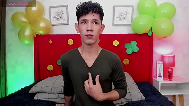 arlequiin  online show from March 17, 4:06 am