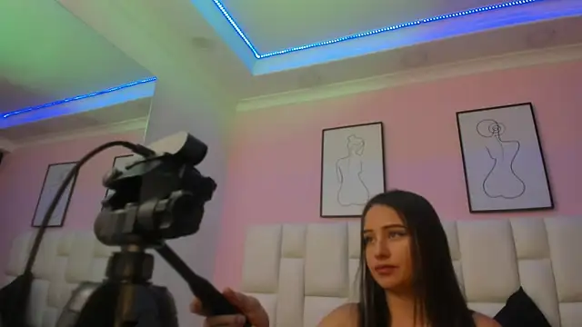 Snapshot of SARHA_ANTONELLI chatting on June 14, 12:18 pm SARHA ANTONELLI online show from June 14, 12:18 pm