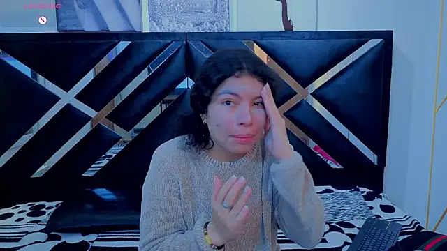 Zoe-yanin online show from May 2, 6:57 pm