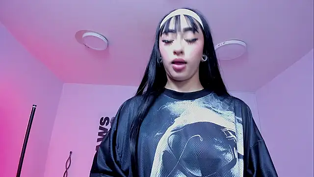 Maddie Rosee online show from February 24, 2:20 am