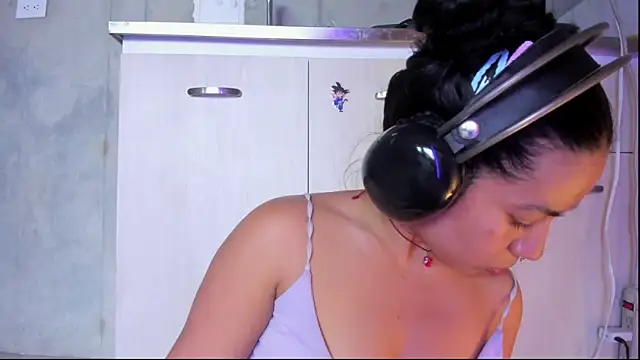 Snapshot of chiarafustox chatting on August 7, 8:33 pm chiarafustox online show from August 7, 8:33 pm