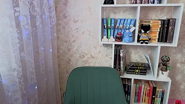 Snapshot of LilyBel chatting on August 6, 1:07 am LilyBel online show from August 6, 1:07 am