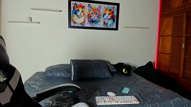 meredit cris23 online show from February 12, 1:11 am