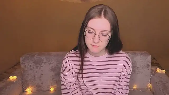 VixenLight online show from March 3, 2:18 am