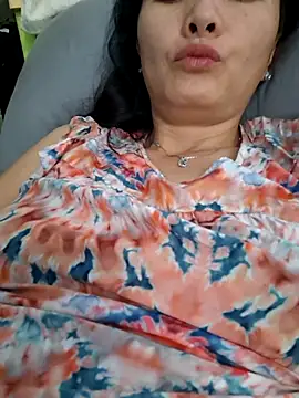 Baby-loveass69 online show from May 1, 11:42 pm
