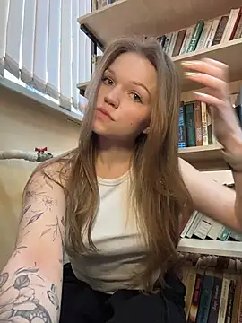 Snapshot of StreetSquirt chatting on June 12, 6:34 am StreetSquirt online show from June 12, 6:34 am