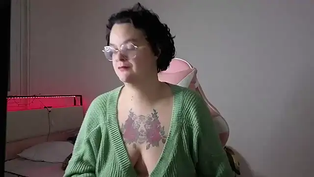 lunatigre4 online show from February 5, 9:41 pm