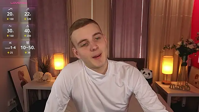 HereAlexColee online show from March 6, 2:46 pm