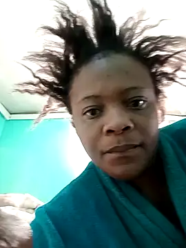 Snapshot of BBWQueenxx chatting on May 18, 6:19 am BBWQueenxx online show from May 18, 6:19 am