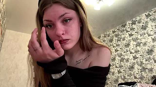 JackiStrum online show from April 15, 8:10 am