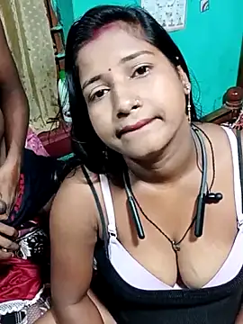 Snapshot of Your_deshibhabi25years chatting on July 1, 9:58 pm Your deshibhabi25years online show from July 1, 9:58 pm