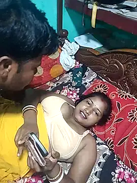 Snapshot of Your_deshibhabi25years chatting on July 7, 4:00 pm Your deshibhabi25years online show from July 7, 4:00 pm