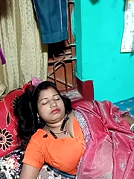 Snapshot of Your_deshibhabi25years chatting on July 26, 10:16 pm Your deshibhabi25years online show from July 26, 10:16 pm