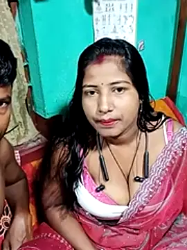 Snapshot of Your_deshibhabi25years chatting on July 30, 9:58 pm Your deshibhabi25years online show from July 30, 9:58 pm