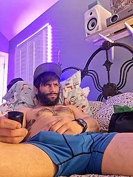 TrndSettr online show from February 18, 10:22 am