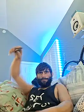 TrndSettr online show from February 19, 10:55 am