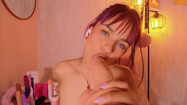 Snapshot of Kitty_madness chatting on July 28, 7:39 pm Kitty madness online show from July 28, 7:39 pm