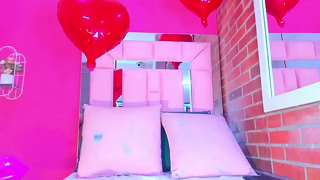 Baby doll XOXO online show from February 14, 9:00 pm