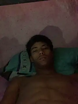 Snapshot of Adan21_cm chatting on May 8, 6:41 am Adan21 cm online show from May 8, 6:41 am